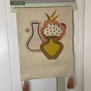 THE SPRING SHOP Table Runner